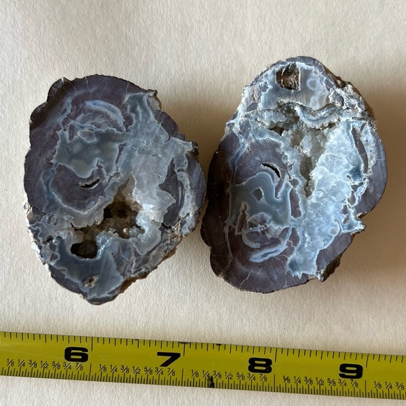 Dugway Utah unpolished cut Geode - Picture 3 of 8